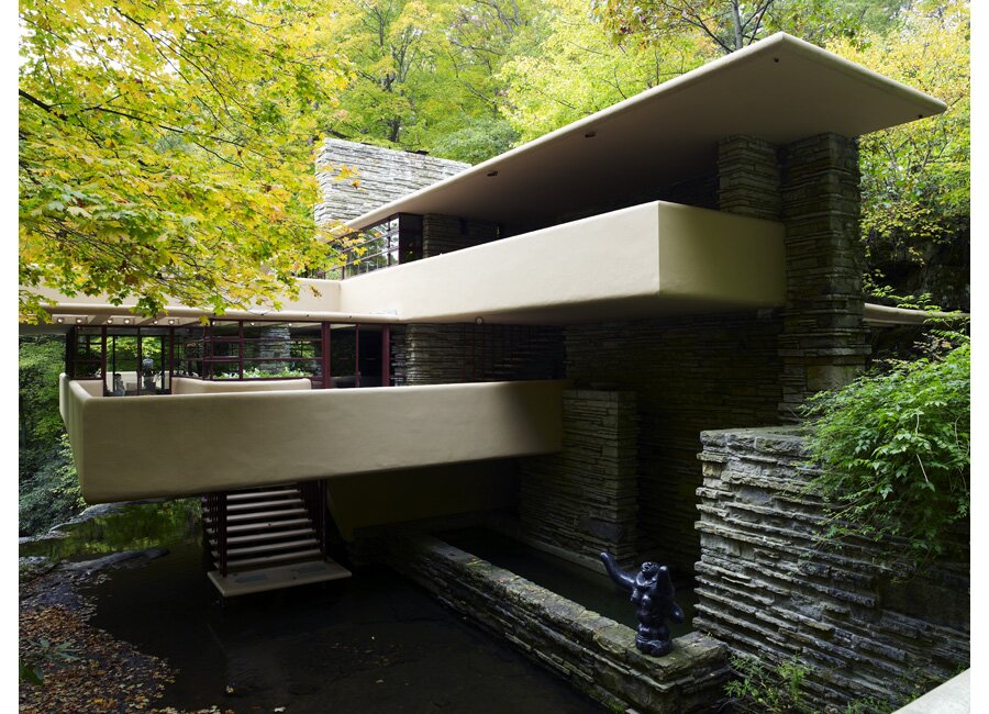Richard Powers: Falling Water